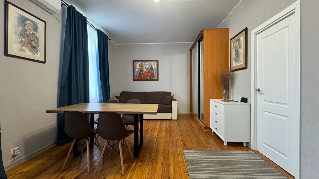 Таунхаус с сауной в центре у набережной