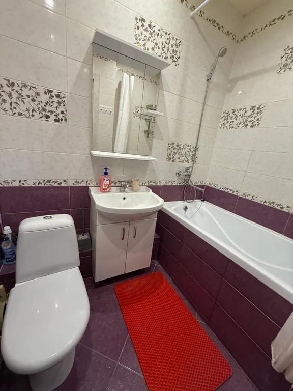 Студия - диван, стиралка холодильник, микроволновка