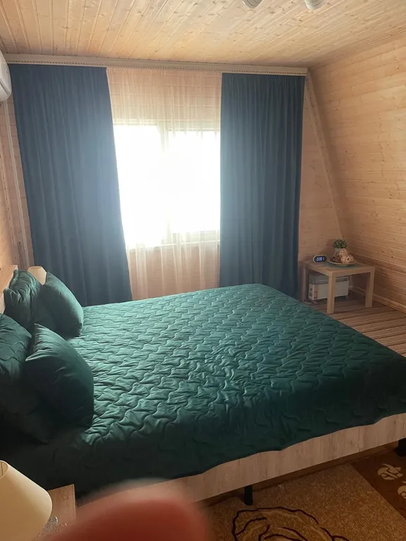 Деревянный дом на берегу Азовского моря