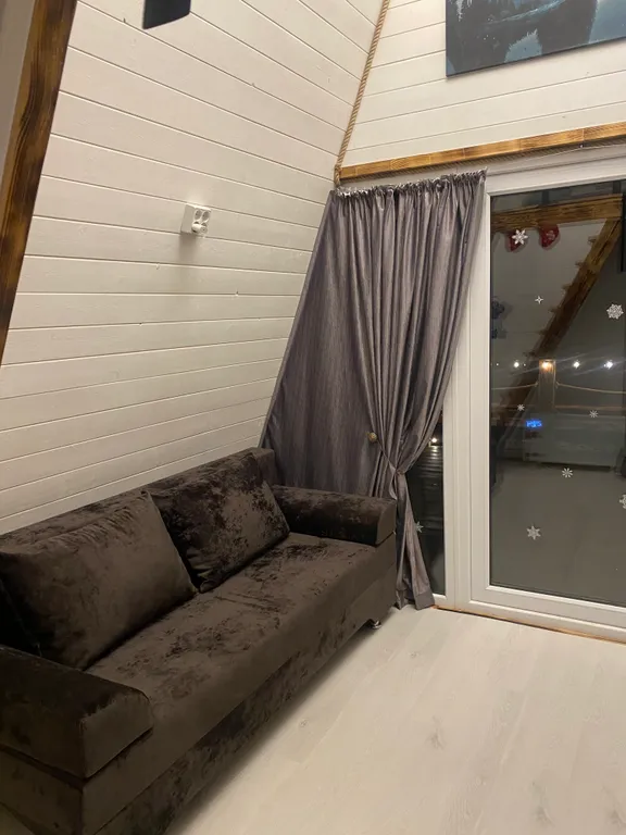 Афрейм на опушке леса с бассейном