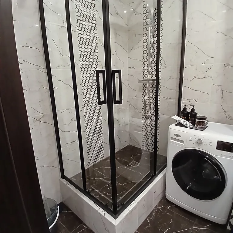 Квартира Квартира Шикарная новая студия в центре города — Омск