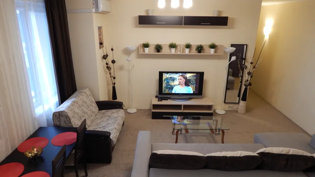 Элитная в центре, метро площадь Ленина, рядом аква-парк, зоопарк, тц аура, парк