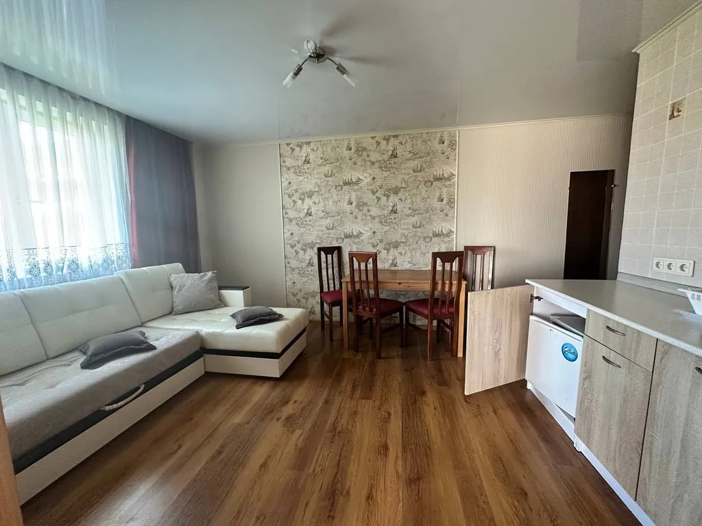 Двухкомнатный апартамент рядом с бассейном