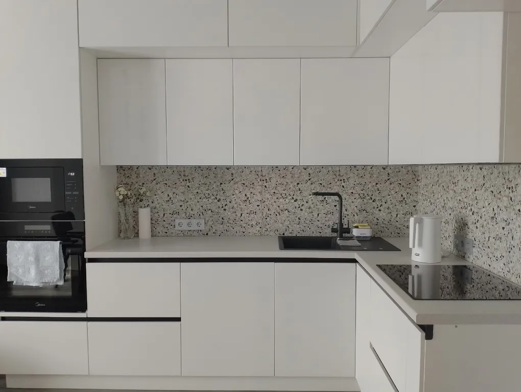 Студия в новом элитном районе, с новым евроремонтом