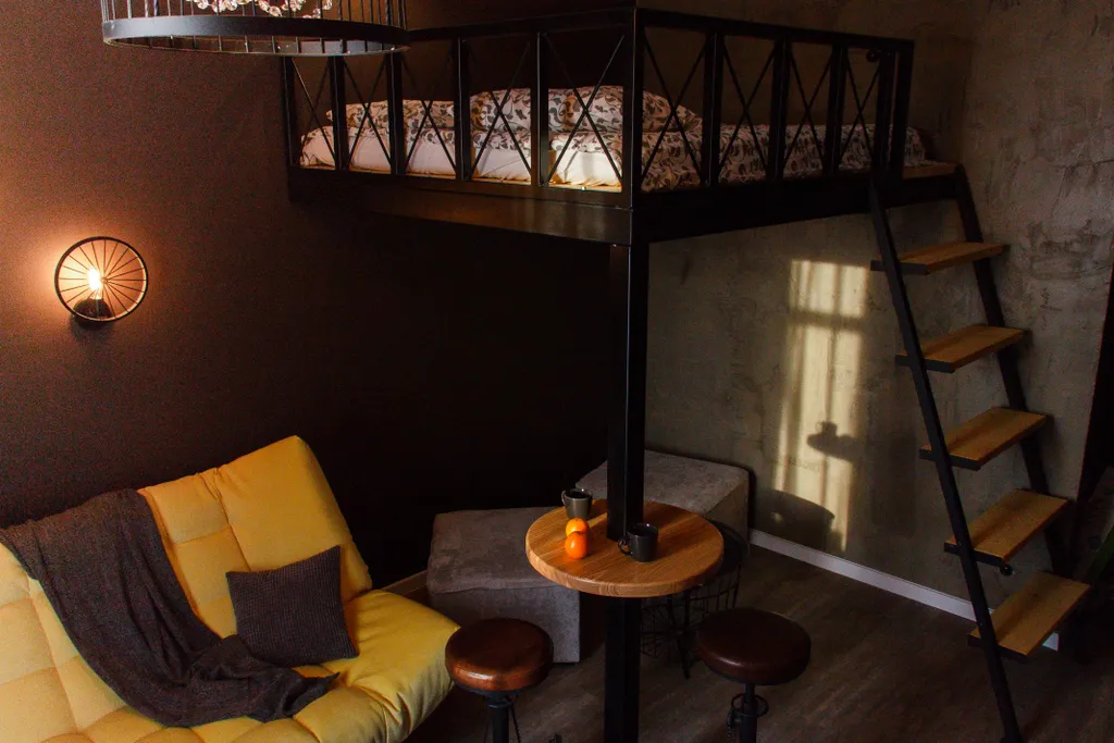 Студия Лофт с гамаком в центре с видом на Комсомольскую площадь