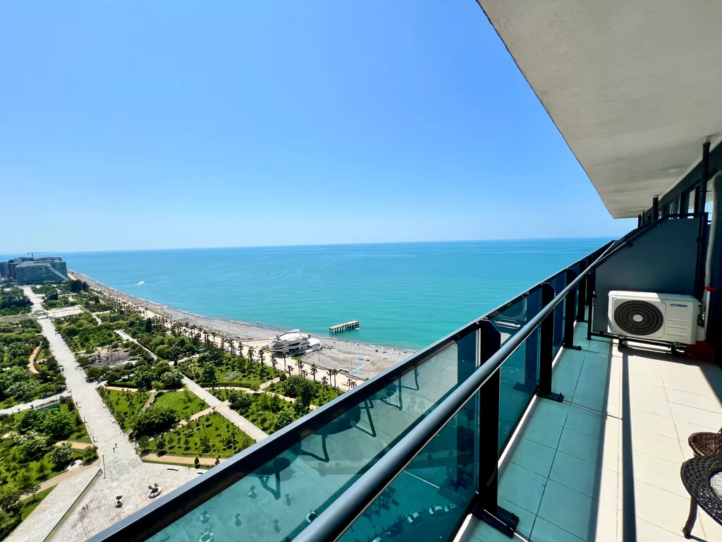 Orbi Beach Tower №2512 — море, парк, небоскреб