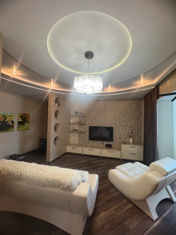 Элитная квартира с джакузи и прекрасным видом на город в самом центре