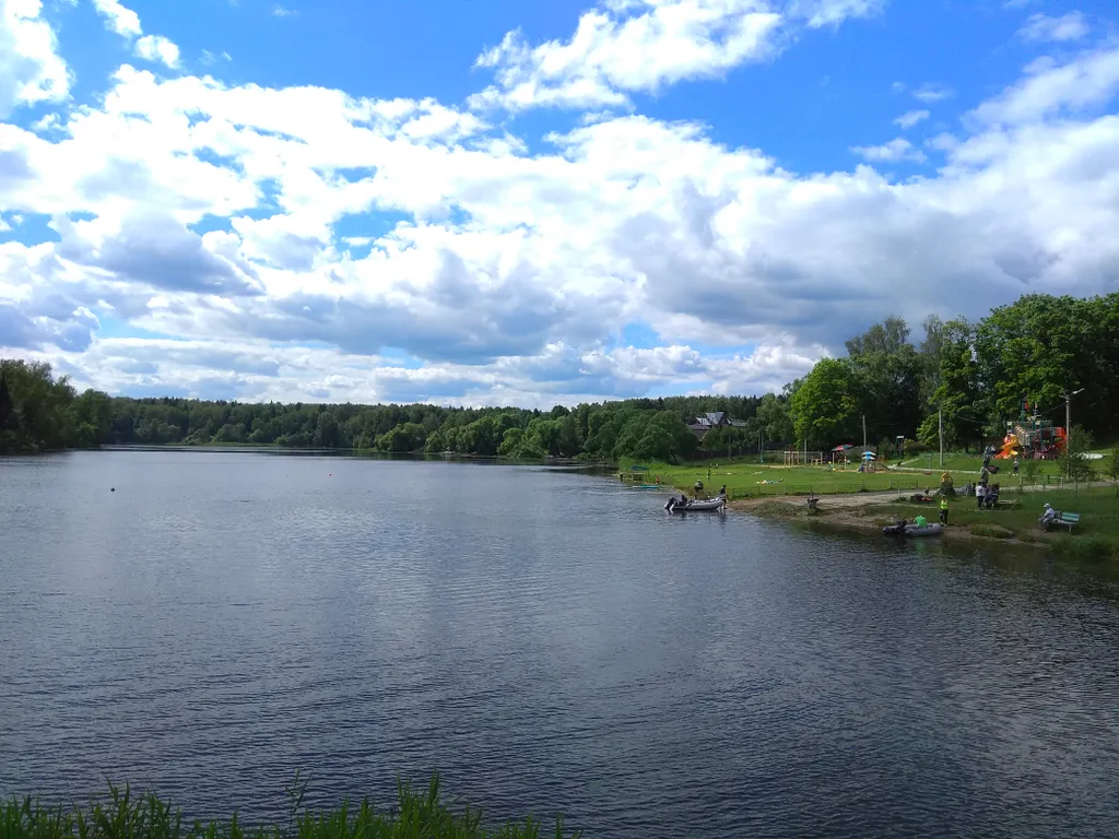 Дом с террасой, сауной рядом с лесом и пляжами