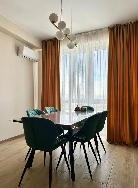 Двухкомнатные апартаменты в центре города с панорамным видом