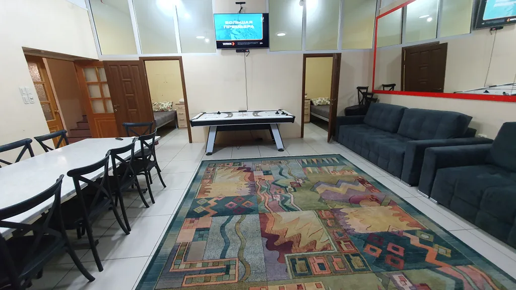 4 изолированных комнат и Зал