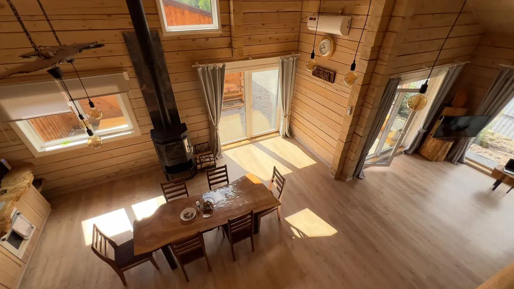 Маленькая кедровая вилла VillasViktoria