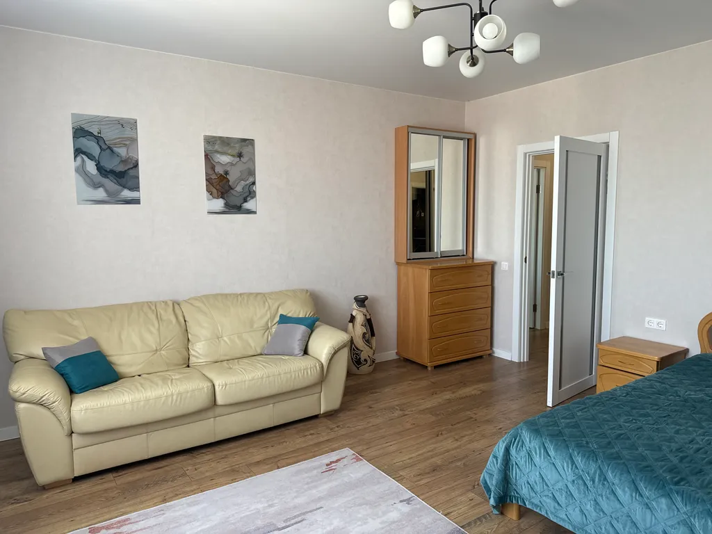 Уютная, благоустроенная квартира, в новом доме с видом на море и горы