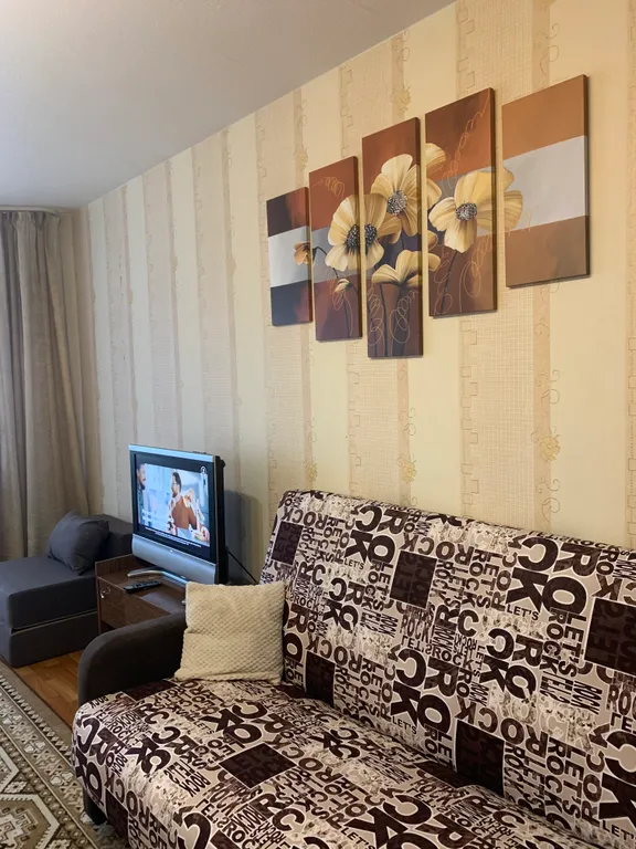 Дом с видом на Ледовый дворец