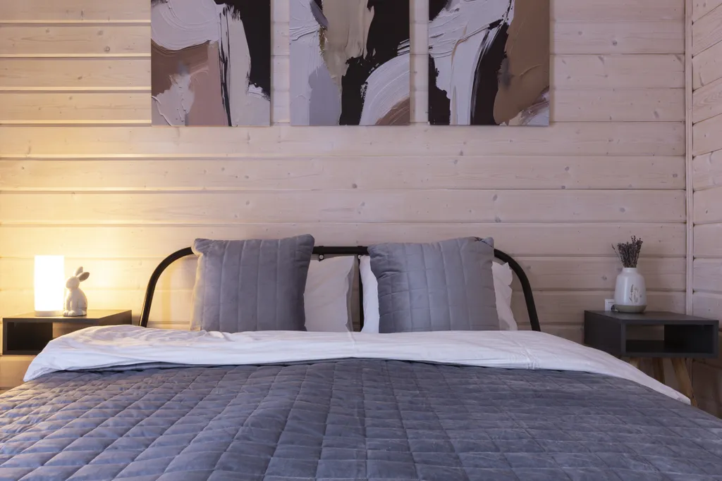 Новый стильный барнхаус с видом на лес