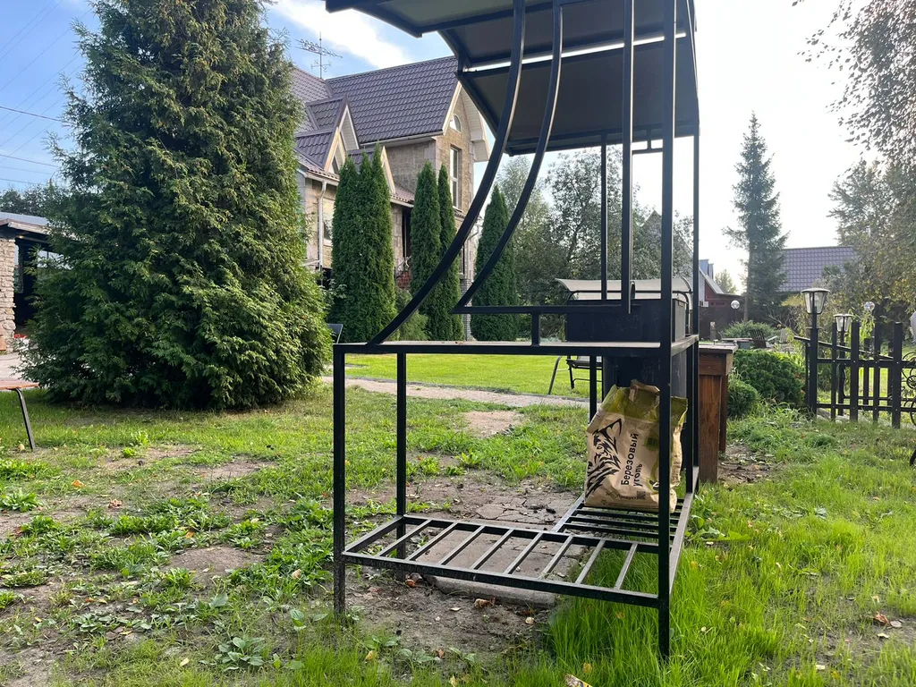 Коттедж на берегу Невы с lounge в гараже