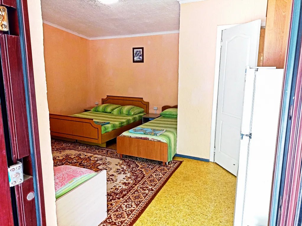 Коттедж Домик со своей беседкой около бассейна — Севастополь