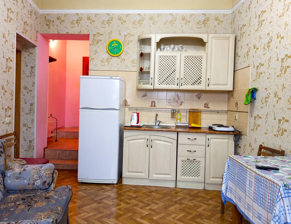 Квартира с мангальной зоной, гаражом и личным местом отдыха во дворе