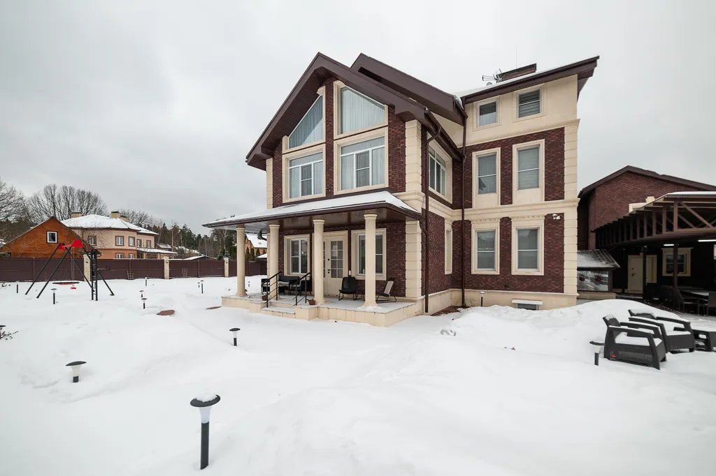 Коттедж 8-комнатный Дом — Голиково