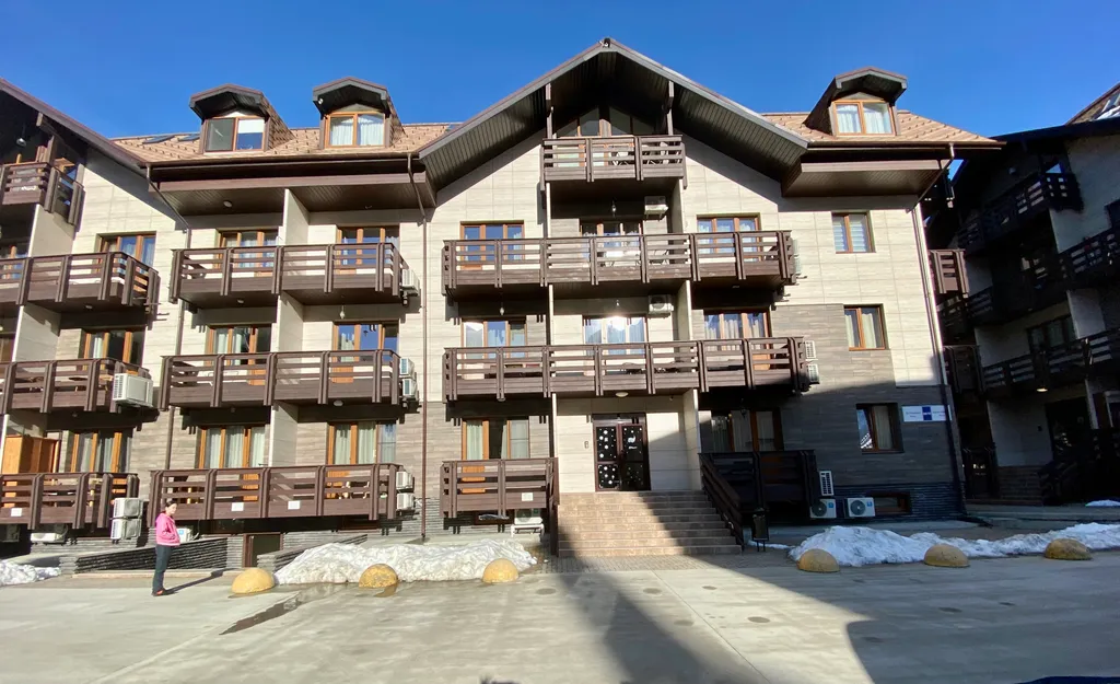 Стильный апартамент с выделенной спальней в центре