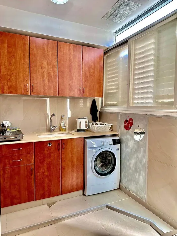 Небольшая новая студия в бат яме 150 мет от моря, очень тихая светлая