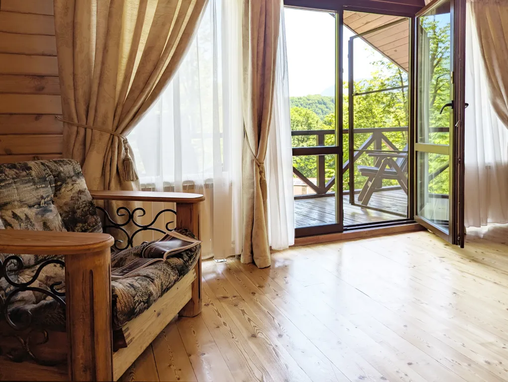 Сруб в заповедном лесу