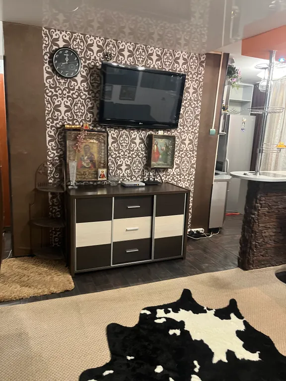 Уютная квартира-студия на втором этаже при въезде в город