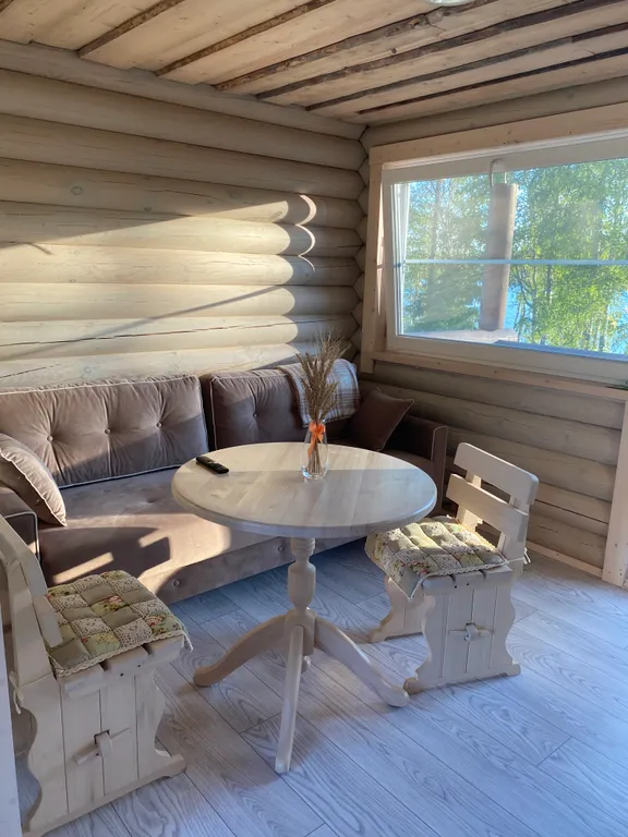 Дом на берегу озера