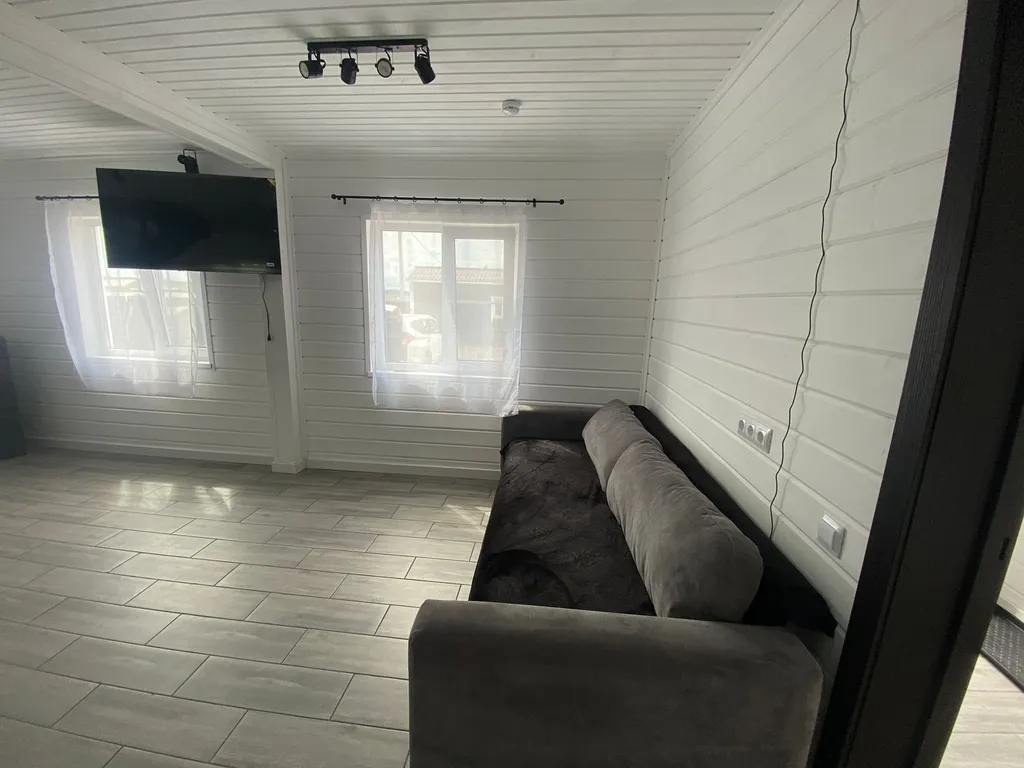 Коттедж Дом у прудов — Коммунар