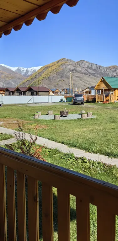 Двухместный домик с двухспальной кроватью и удобствами на территории