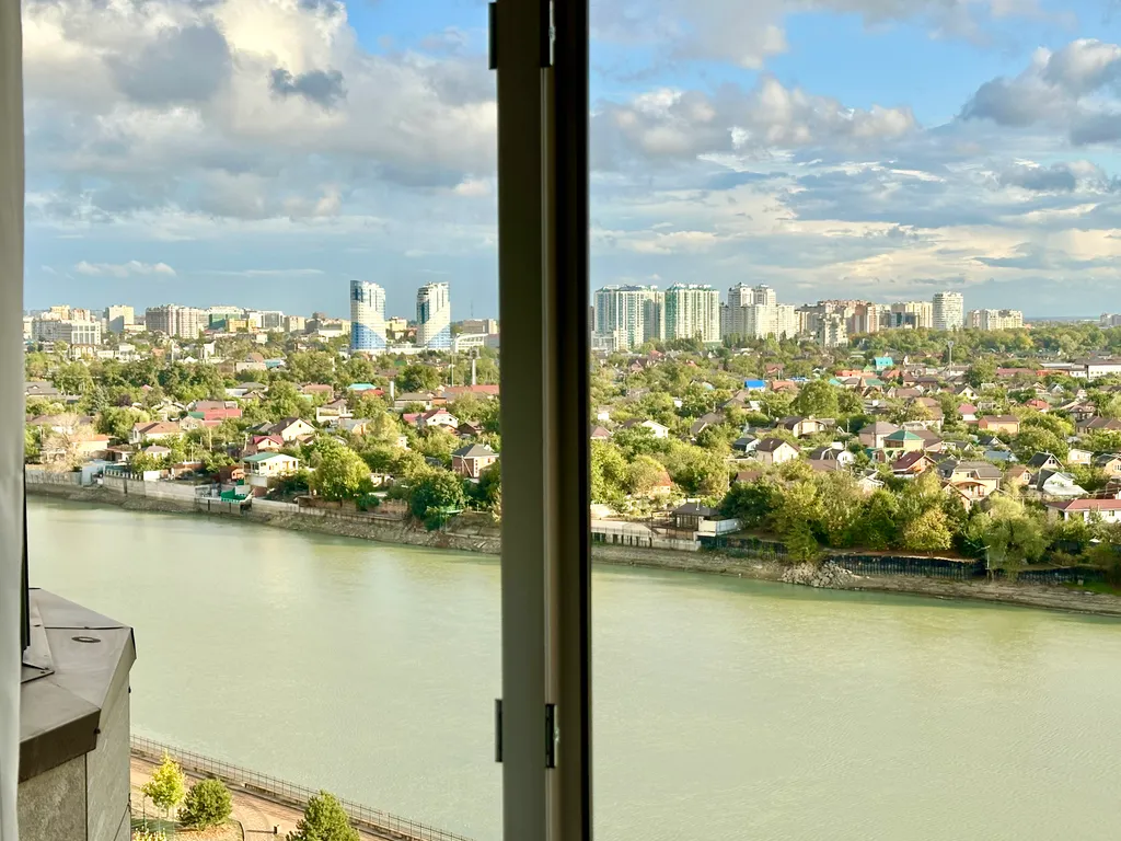 Квартира Стильные апартаменты с потрясающим видом на реку Кубань — Краснодар
