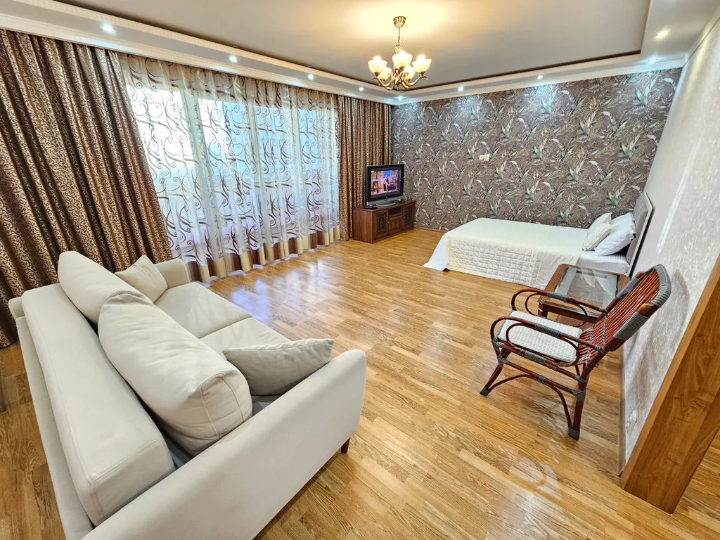 Просторная двушка в самом центре города