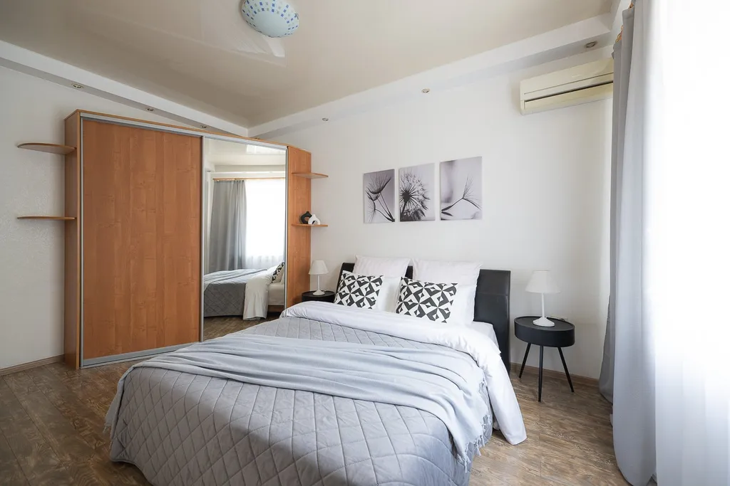 На площади Революции