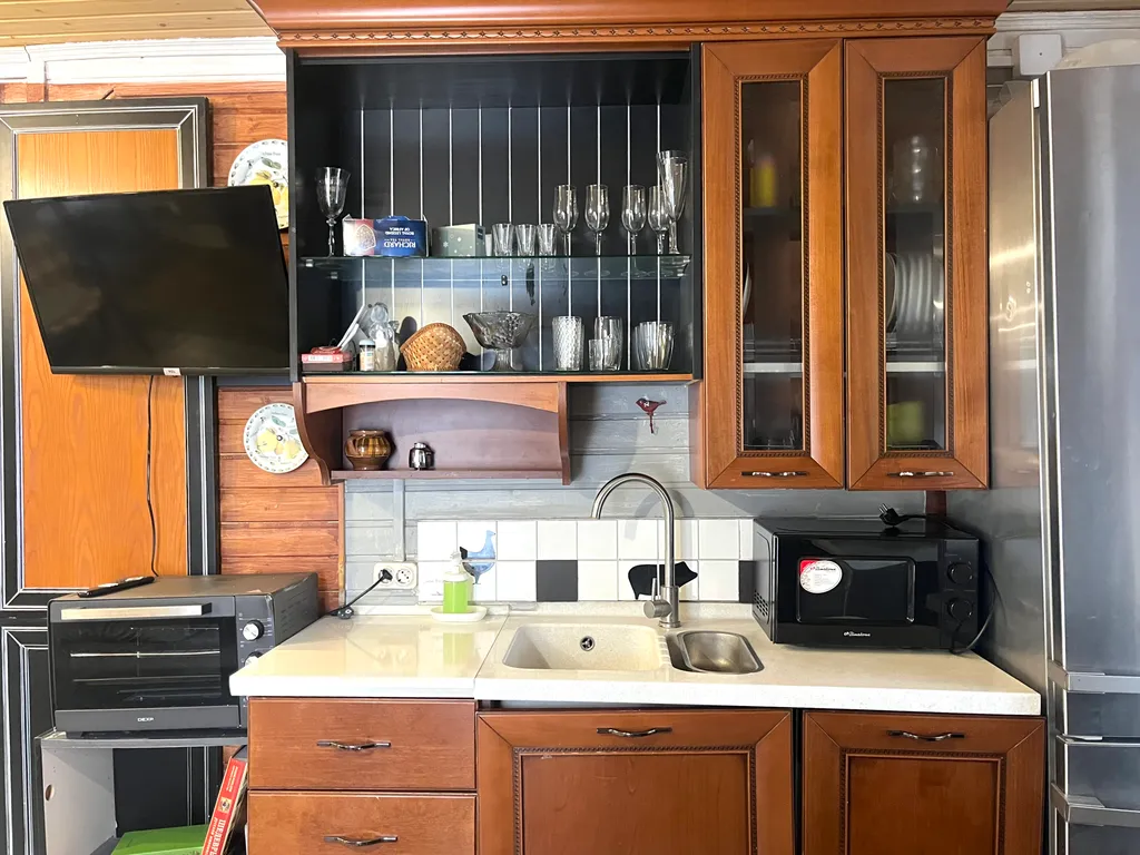 Дом с олененком и гортензиями