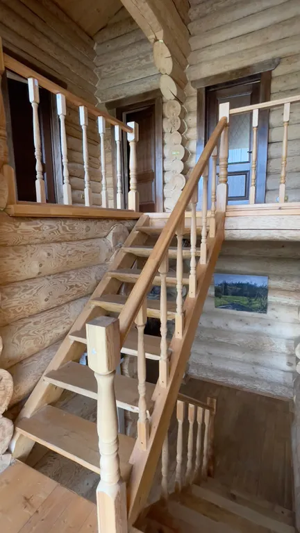 Загородный дом в лесу у реки