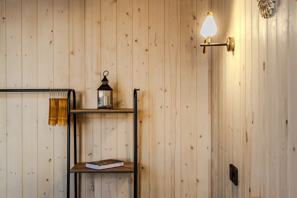 Новый дом с большим столом, кинотеатром, баней