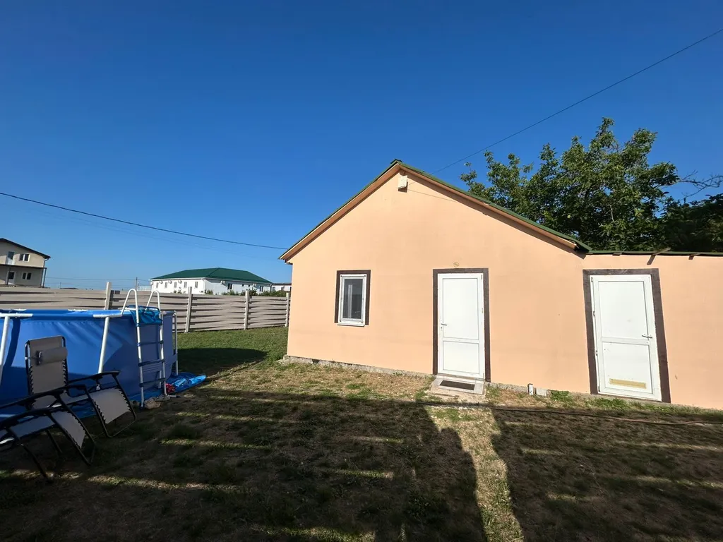 Коттедж Уютный домик с собственной территорией — Кучугуры