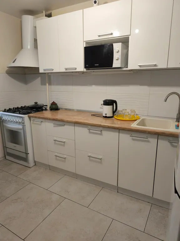 Трёхместный номер , ул.Веры Хоружей, Комаровский рынок