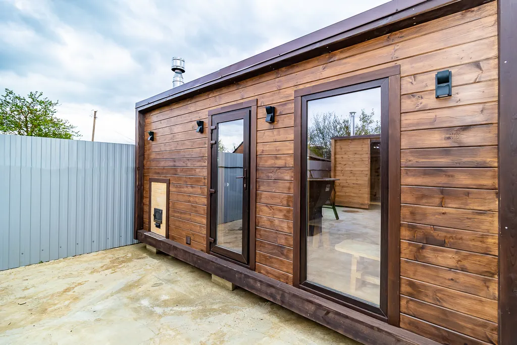 Дом с беседкой, чаном и баней