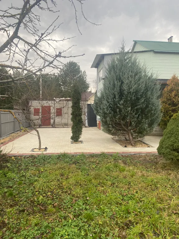 Уютный дом с прекрасным садом, лесом и рекой