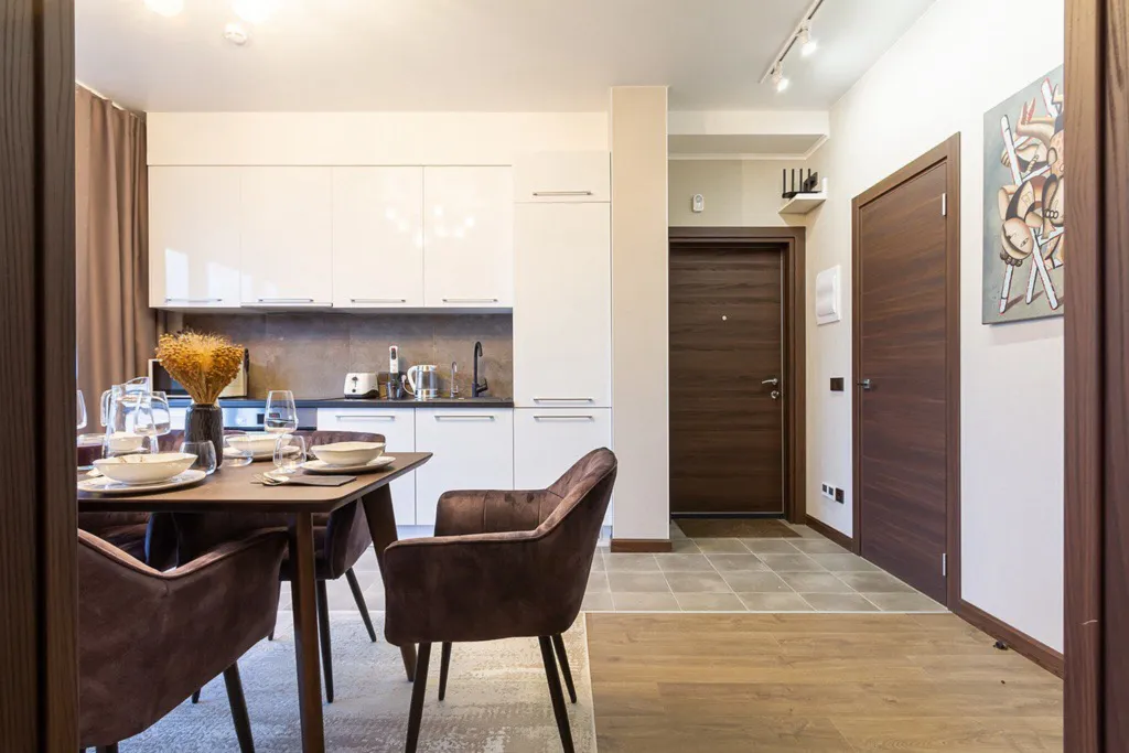 Апартамент с двумя спальнями и большим балконом у курорта