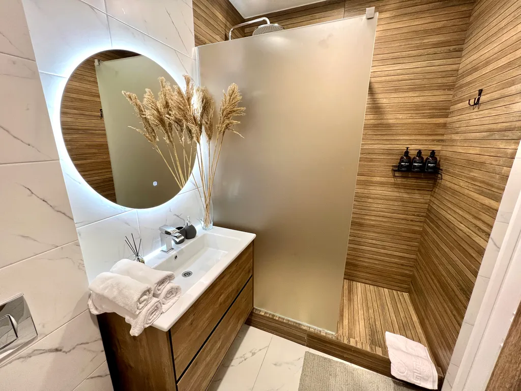 Современная квартира рядом с фонтаном и сквером Героев