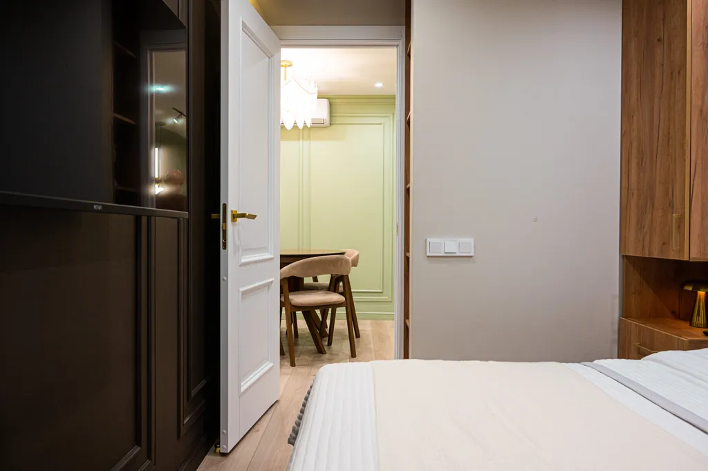 Трёхкомнатная квартира на набережной в центре Великого Новгорода