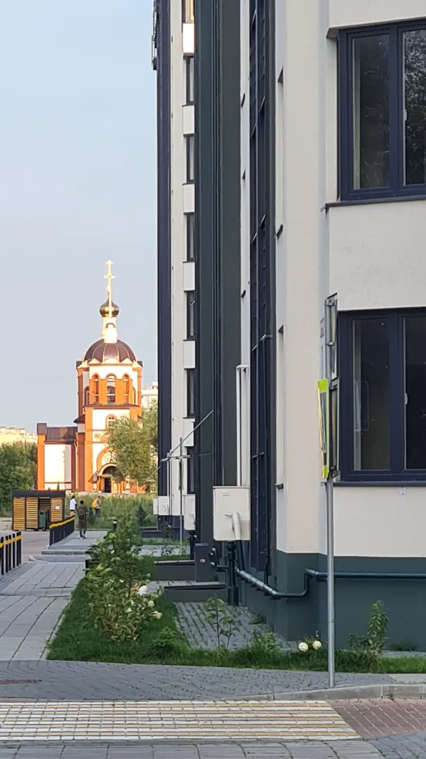 ВИД  ИЗ ОКОН.