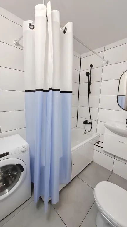 Квартира с видом на Уральские горы и реку Исеть! от 1 до 8 гостей.