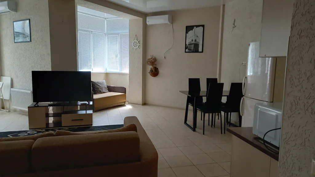 Просторная студия на первой линии у моря