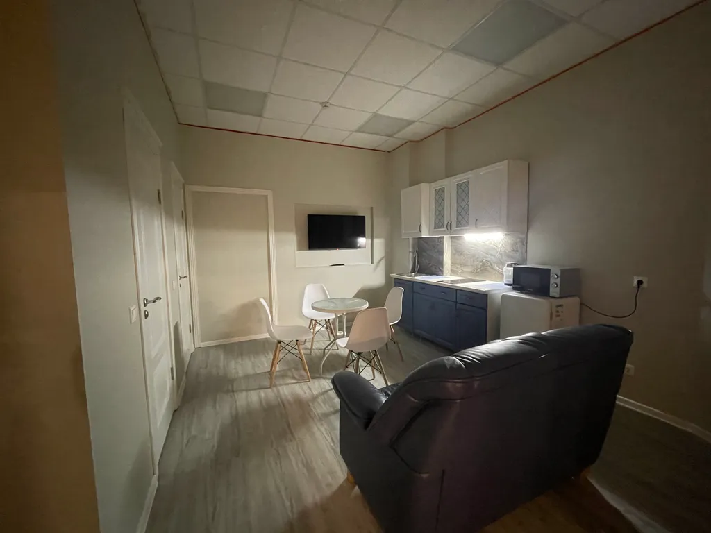 Уникальная локация, квартира с отдельным входом в самом сердце города