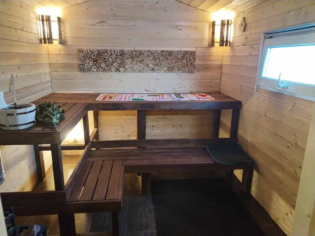 Домик с баней на берегу Ладожского озера