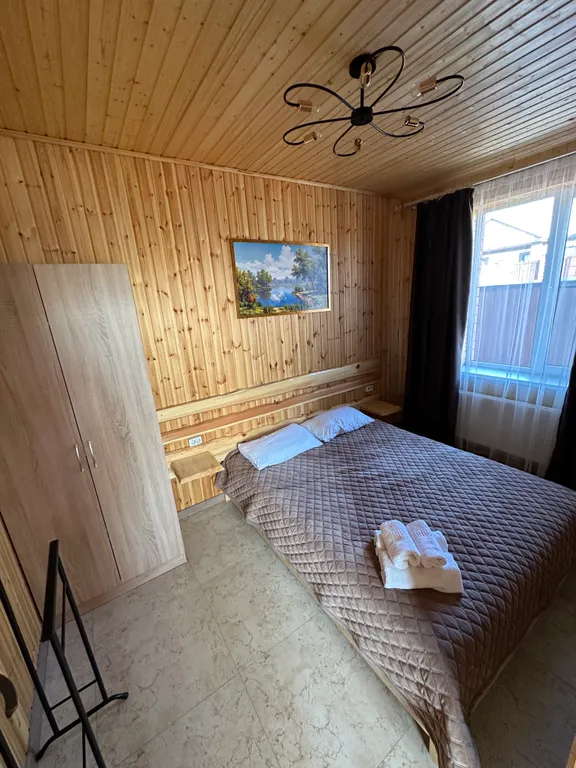 Дом с бассейном и баней