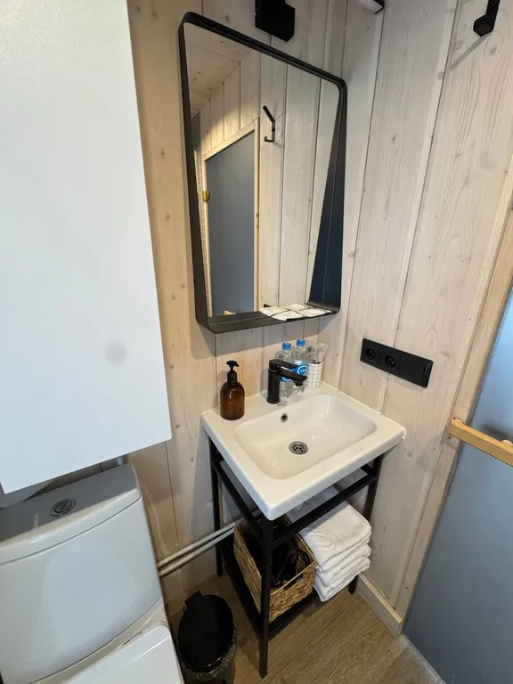 Домик с сауной и видом на реку на первой линии