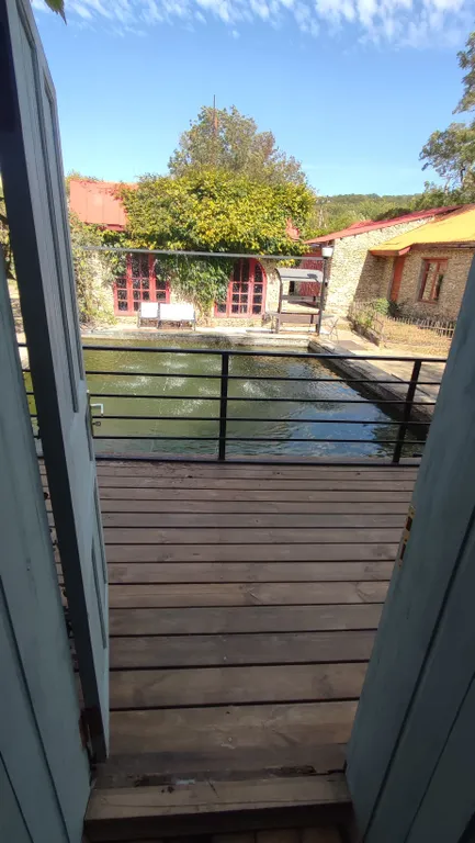 Уютный домик с баней на территории Тихого пруда